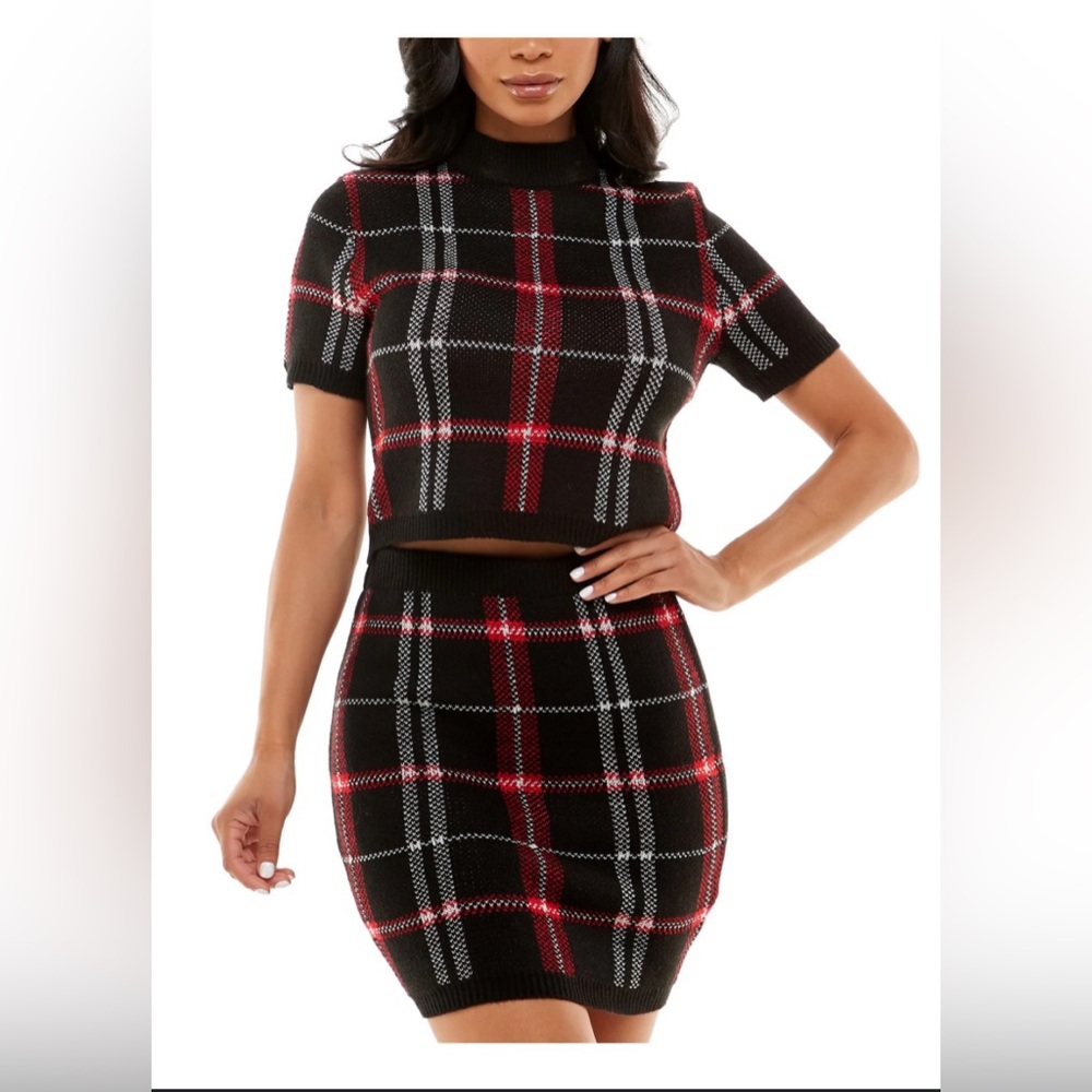 Almost famous two-piece skirt and sweater set extra large argyle print